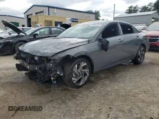 2025 Hyundai Elantra SEL Sport с VIN KMHLM4DG3SU019097, выставлен на аукционе Copart как лот 84553665 с пробегом 15 326 миль миль и Чистый • Clean title. История ставок и продаж доступна на DreamBid. Изображение 1.