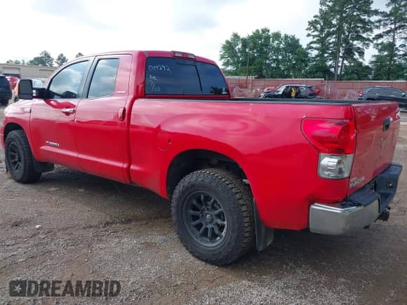 2007 Toyota Tundra Limited z VIN 5TFBV58157X004292, wystawiony jako IAAI lot #42419896 z przebiegiem 277 148 mil mil oraz . Historia ofert i sprzedaży dostępna na DreamBid. Obrazek 3.