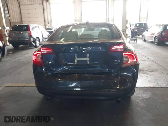 2013 Volvo S60 T5 с VIN YV1612FH9D2184973, выставлен на аукционе IAAI как лот 43136800 с пробегом 106 699 миль миль и . История ставок и продаж доступна на DreamBid. Изображение 16.