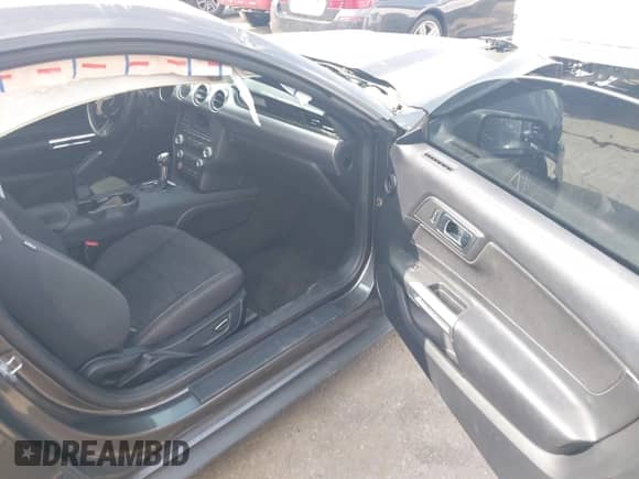 2017 Ford Mustang GT z VIN 1FA6P8CF7H5208224, wystawiony jako IAAI lot #43100029 z przebiegiem 87 720 mil mil oraz . Historia ofert i sprzedaży dostępna na DreamBid. Obrazek 5.