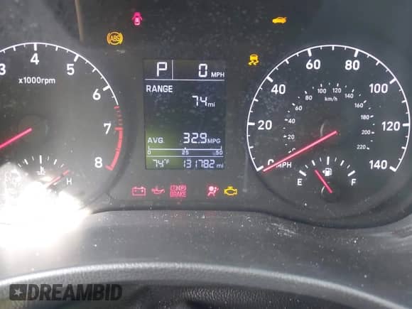 2018 Hyundai Accent SE z VIN 3KPC24A33JE024857, wystawiony jako IAAI lot #43279253 z przebiegiem 131 782 mil mil oraz . Historia ofert i sprzedaży dostępna na DreamBid. Obrazek 7.