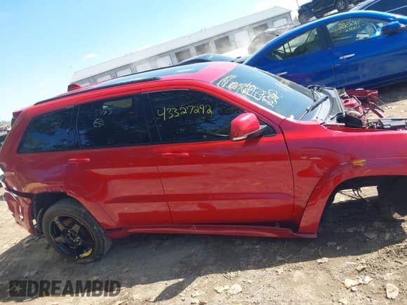 2018 Jeep Grand Cherokee SRT с VIN 1C4RJFDJ1JC205353, выставлен на аукционе IAAI как лот 43327292 с пробегом 80 000 миль миль и . История ставок и продаж доступна на DreamBid. Изображение 13.