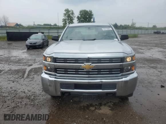 2015 Chevrolet Silverado 2500HD Work Truck z VIN 1GC1KUEG2FF606854, wystawiony jako Copart lot #64315085 z przebiegiem 115 399 mil mil oraz Czysty tytuł • Clean title. Historia ofert i sprzedaży dostępna na DreamBid. Obrazek 5.