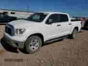 2008 Toyota Tundra z VIN 5TFDV54198X056458, wystawiony jako Copart lot #70442855 z przebiegiem 179 429 mil mil oraz Szkoda całkowita • Salvage title. Historia ofert i sprzedaży dostępna na DreamBid. Obrazek 1.