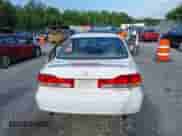 2002 Honda Accord EX z VIN 1HGCG16542A023524, wystawiony jako IAAI lot #42748973 z przebiegiem 81 586 mil mil oraz . Historia ofert i sprzedaży dostępna na DreamBid. Obrazek 16.