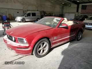 2006 Ford Mustang GT Deluxe z VIN 1ZVFT85H165115259, wystawiony jako Copart lot #72013225 z przebiegiem Nie podano mil oraz Nie do naprawy • Non repairable. Historia ofert i sprzedaży dostępna na DreamBid. Obrazek 1.