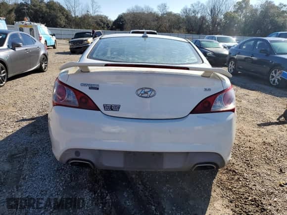 2010 Hyundai Genesis Coupe Track с VIN KMHHU6KH6AU017226, выставлен на аукционе Copart как лот 43442395 с пробегом 186 577 миль миль и Списание • Salvage title. История ставок и продаж доступна на DreamBid. Изображение 6.