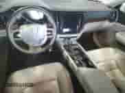 2021 Volvo S60 Momentum z VIN 7JR102FK8MG093809, wystawiony jako Copart lot #80847265 z przebiegiem 60 555 mil mil oraz Szkoda całkowita • Salvage title. Historia ofert i sprzedaży dostępna na DreamBid. Obrazek 8.