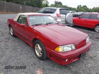 1989 Ford Mustang z VIN 1FABP40E2KF183527, wystawiony jako IAAI lot #42995123 z przebiegiem 34 131 mil mil oraz . Historia ofert i sprzedaży dostępna na DreamBid. Obrazek 1.
