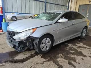 2015 Hyundai Sonata z VIN KMHEC4A46FA137352, wystawiony jako Copart lot #70934335 z przebiegiem 87 655 mil mil oraz Czysty tytuł • Clean title. Historia ofert i sprzedaży dostępna na DreamBid. Obrazek 1.