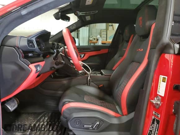 2023 Lamborghini Urus S z VIN ZPBUB3ZL4PLA27312, wystawiony jako Copart lot #80450905 z przebiegiem 7 155 mil mil oraz Czysty tytuł • Clean title. Historia ofert i sprzedaży dostępna na DreamBid. Obrazek 7.