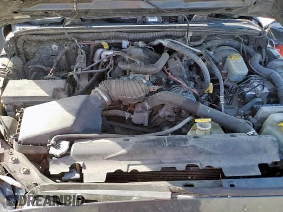 2008 Jeep Wrangler Sahara с VIN 1J4FA54128L605732, выставлен на аукционе Copart как лот 66987395 с пробегом 46 373 миль миль и Списание • Salvage title. История ставок и продаж доступна на DreamBid. Изображение 12.