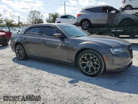 2015 Chrysler 300 S с VIN 2C3CCABG7FH908765, выставлен на аукционе Copart как лот 82719585 с пробегом 155 467 миль миль и Чистый • Clean title. История ставок и продаж доступна на DreamBid. Изображение 4.