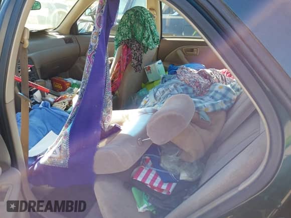 1998 Toyota Camry LE z VIN JT2BG22KXW0218012, wystawiony jako IAAI lot #43423460 z przebiegiem Nie podano mil oraz . Historia ofert i sprzedaży dostępna na DreamBid. Obrazek 8.