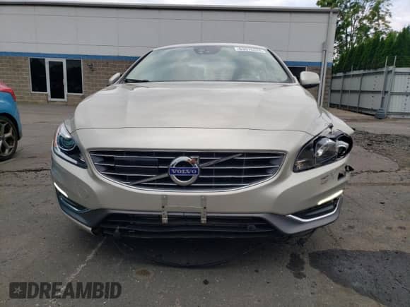 2018 Volvo S60 Inscription Platinum с VIN LYV402TM4JB165792, выставлен на аукционе Copart как лот 63076324 с пробегом 20 033 миль миль и Списание • Salvage title. История ставок и продаж доступна на DreamBid. Изображение 5.