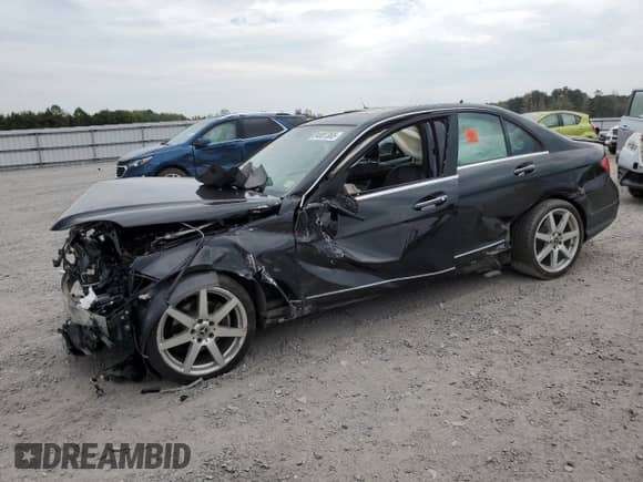 2014 Mercedes-Benz C 250 Sport with VIN WDDGF4HB7EG250768, listed as a Copart auction lot 84007365 with 77,293 mi miles and Clean title. Bid and sale history available at DreamBid. Image 1.