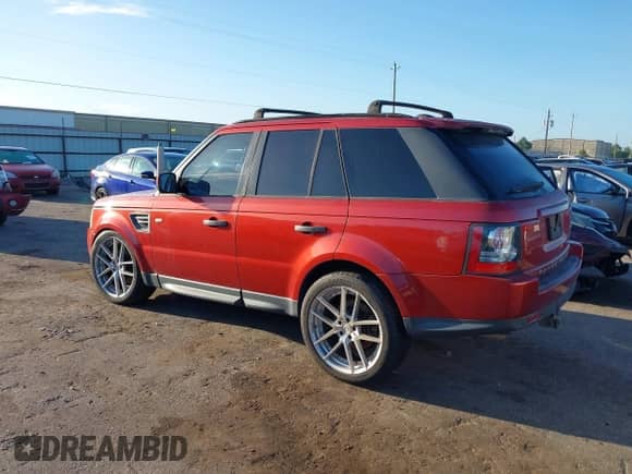2010 Land Rover Range Rover Sport HSE Lux z VIN SALSK2D46AA253310, wystawiony jako IAAI lot #42570974 z przebiegiem 114 408 mil mil oraz . Historia ofert i sprzedaży dostępna na DreamBid. Obrazek 3.
