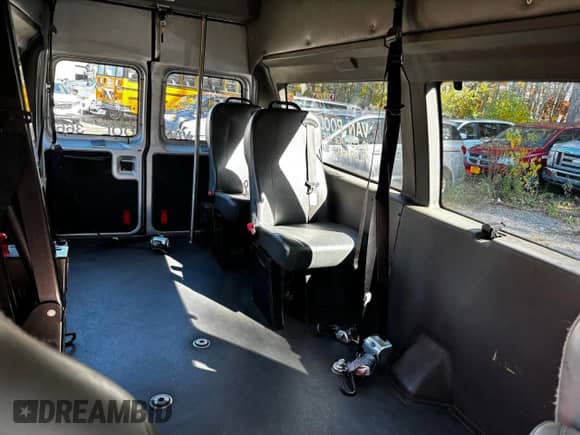 2014 Ford Econoline Cargo Commercial с VIN 1FTNE2EW6EDA74376, выставлен на аукционе Copart как лот 89733615 с пробегом 188 908 миль миль и Чистый • Clean title. История ставок и продаж доступна на DreamBid. Изображение 6.
