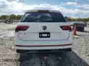 2022 Volkswagen Tiguan SE R-Line Black z VIN 3VVCB7AX1NM026656, wystawiony jako Copart lot #84745185 z przebiegiem Nie podano mil oraz Nie do naprawy • Non repairable. Historia ofert i sprzedaży dostępna na DreamBid. Obrazek 6.
