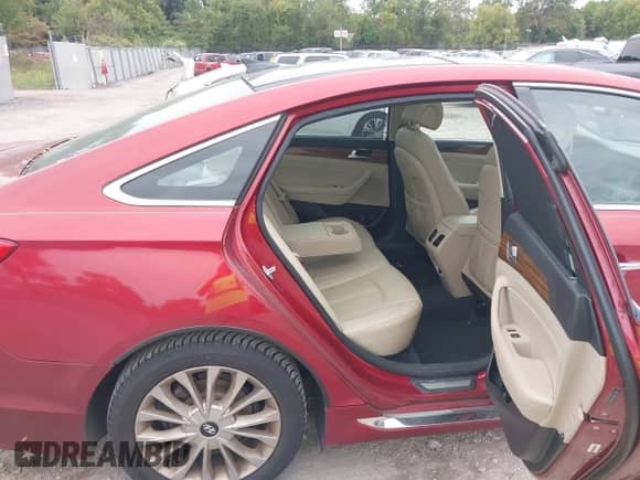 2015 Hyundai Sonata Sport с VIN 5NPE34AF3FH026627, выставлен на аукционе IAAI как лот 43264880 с пробегом 94 076 миль миль и . История ставок и продаж доступна на DreamBid. Изображение 8.