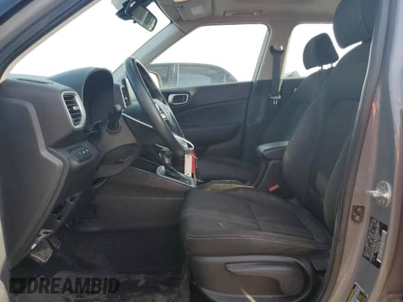 2020 Hyundai Venue Denim с VIN KMHRC8A39LU029916, выставлен на аукционе Copart как лот 43807075 с пробегом 97 004 миль миль и Списание • Salvage title. История ставок и продаж доступна на DreamBid. Изображение 7.