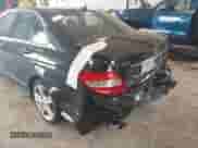 2011 Mercedes-Benz C 300 Sport z VIN WDDGF8BB8BF531723, wystawiony jako IAAI lot #42970166 z przebiegiem 137 077 mil mil oraz . Historia ofert i sprzedaży dostępna na DreamBid. Obrazek 6.