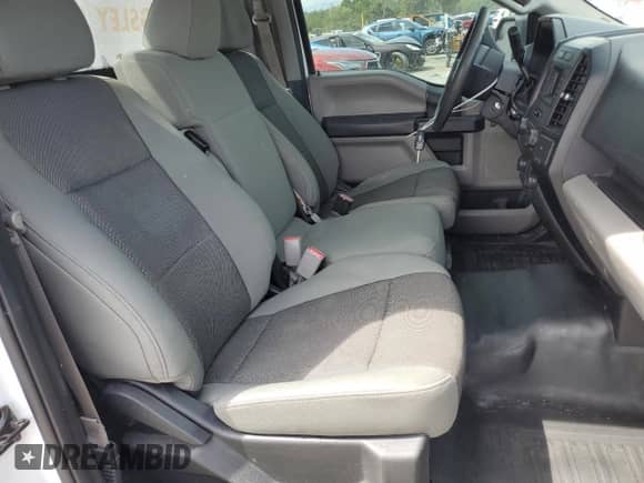 2017 Ford F-150 XL с VIN 1FTMF1C83HKC30820, выставлен на аукционе Copart как лот 80063385 с пробегом Не указан миль и Списание • Salvage title. История ставок и продаж доступна на DreamBid. Изображение 10.