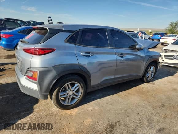 2021 Hyundai Kona SE с VIN KM8K12AA2MU609139, выставлен на аукционе Copart как лот 71019005 с пробегом 127 204 миль миль и Списание • Salvage title. История ставок и продаж доступна на DreamBid. Изображение 3.