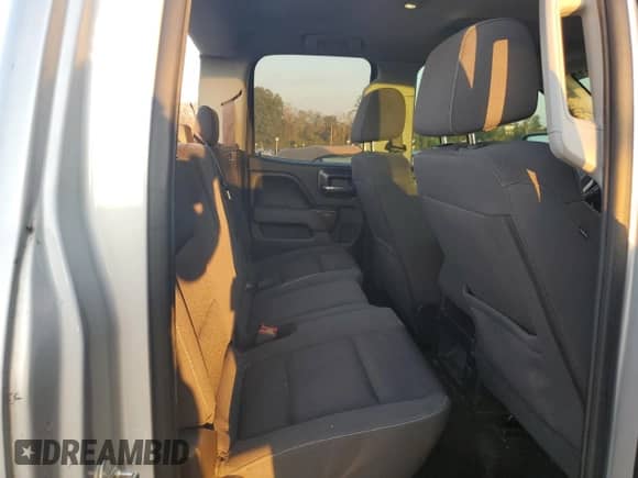 2017 GMC Sierra 1500 SLE z VIN 1GTR1MECXHZ154477, wystawiony jako Copart lot #75008474 z przebiegiem 90 153 mil mil oraz Szkoda całkowita • Salvage title. Historia ofert i sprzedaży dostępna na DreamBid. Obrazek 10.