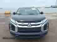 2021 Mitsubishi Outlander ES z VIN JA4APUAU7MU032574, wystawiony jako IAAI lot #42340678 z przebiegiem 81 863 mil mil oraz . Historia ofert i sprzedaży dostępna na DreamBid. Obrazek 12.