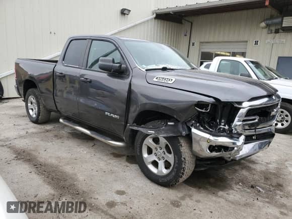 2019 Ram 1500 Tradesman z VIN 1C6SRFCT3KN597441, wystawiony jako Copart lot #44445375 z przebiegiem 105 914 mil mil oraz Szkoda całkowita • Salvage title. Historia ofert i sprzedaży dostępna na DreamBid. Obrazek 4.