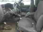 2004 Chevrolet S-10 LS z VIN 1GCDT13X64K143889, wystawiony jako Copart lot #59937835 z przebiegiem 142 274 mil mil oraz Szkoda całkowita • Salvage title. Historia ofert i sprzedaży dostępna na DreamBid. Obrazek 7.