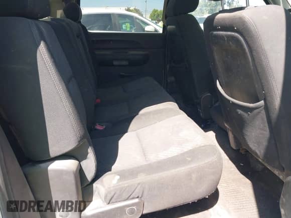 2012 Chevrolet Silverado 1500 LS z VIN 3GCPCREA5CG195542, wystawiony jako IAAI lot #42394304 z przebiegiem 246 628 mil mil oraz . Historia ofert i sprzedaży dostępna na DreamBid. Obrazek 8.