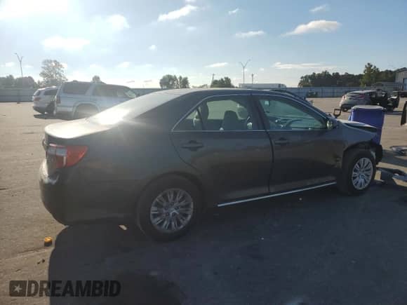 2014 Toyota Camry L with VIN 4T1BF1FKXEU375167, listed as a Copart auction lot 81229715 with 162,179 mi miles and Salvage title. Bid and sale history available at DreamBid. Image 3.