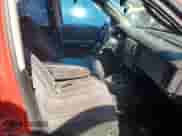 2002 Dodge Dakota Sport с VIN 1B7HG38NX2S515384, выставлен на аукционе Copart как лот 80640954 с пробегом 247 495 миль миль и Списание • Salvage title. История ставок и продаж доступна на DreamBid. Изображение 7.