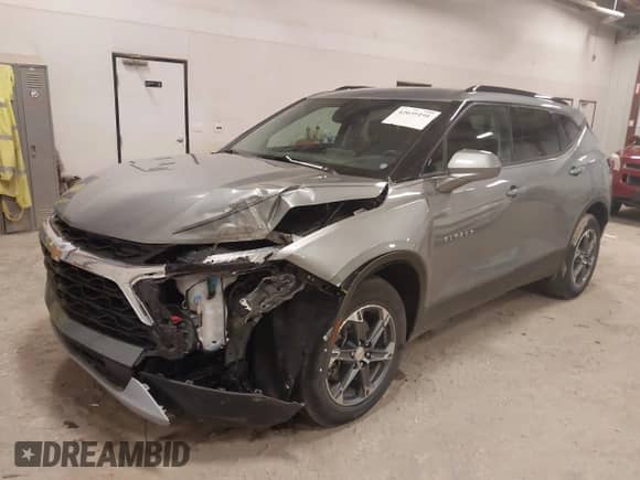 2025 Chevrolet Blazer LT with VIN 3GNKBCR49SS113118, listed as a IAAI auction lot 42039191 with 15,711 mi miles and . Bid and sale history available at DreamBid. Image 2.