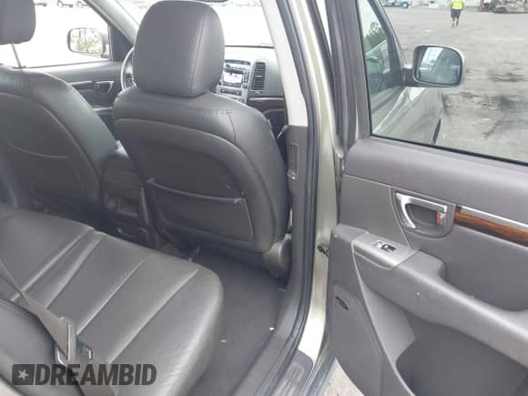2012 Hyundai Santa Fe Limited with VIN 5XYZK3AB1CG099736, listed as a IAAI auction lot 42200199 with 134,040 mi miles and . Bid and sale history available at DreamBid. Image 8.