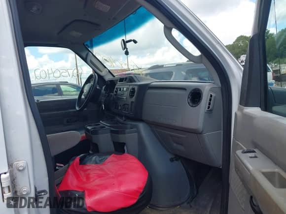 2010 Ford Econoline Cargo Commercial с VIN 1FTNE2EWXADA24588, выставлен на аукционе IAAI как лот 42750402 с пробегом 187 573 миль миль и . История ставок и продаж доступна на DreamBid. Изображение 5.