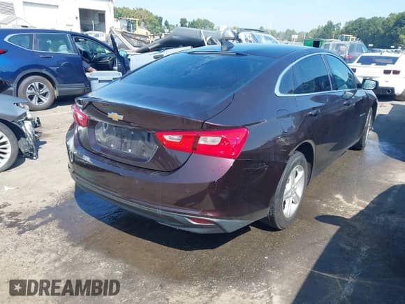 2020 Chevrolet Malibu LS z VIN 1G1ZC5ST5LF106330, wystawiony jako IAAI lot #43287810 z przebiegiem 144 130 mil mil oraz . Historia ofert i sprzedaży dostępna na DreamBid. Obrazek 4.