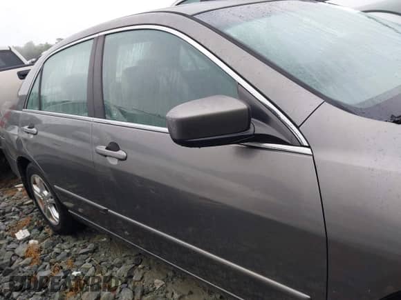 2006 Honda Accord EX-L z VIN 1HGCM56866A125228, wystawiony jako IAAI lot #42252525 z przebiegiem 254 398 mil mil oraz . Historia ofert i sprzedaży dostępna na DreamBid. Obrazek 13.