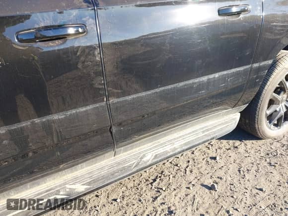2023 Chevrolet Suburban RST с VIN 1GNSKEKD4PR212400, выставлен на аукционе IAAI как лот 41274552 с пробегом 22 602 миль миль и . История ставок и продаж доступна на DreamBid. Изображение 6.