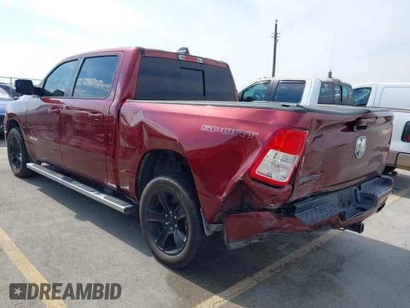 2021 Ram 1500 Big Horn z VIN 1C6RREFM2MN813439, wystawiony jako IAAI lot #43157753 z przebiegiem 52 195 mil mil oraz . Historia ofert i sprzedaży dostępna na DreamBid. Obrazek 3.