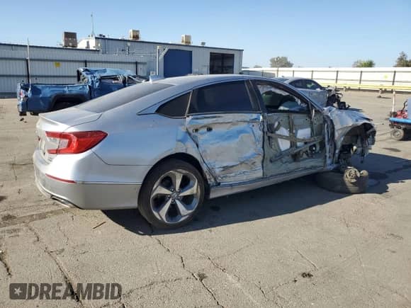 2020 Honda Accord Touring with VIN 1HGCV2F99LA016634, listed as a Copart auction lot 70592385 with 75,471 mi miles and Salvage title. Bid and sale history available at DreamBid. Image 3.