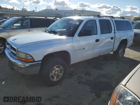 2001 Dodge Dakota with VIN 1B7HG2AX01S229161, listed as a Copart auction lot 44562925 with 151,690 mi miles and Clean title. Bid and sale history available at DreamBid. Image 1.