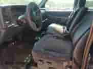 2002 Chevrolet Silverado 2500HD LS с VIN 1GCHK23U02F155784, выставлен на аукционе Copart как лот 61568985 с пробегом 185 497 миль миль и Списание • Salvage title. История ставок и продаж доступна на DreamBid. Изображение 7.