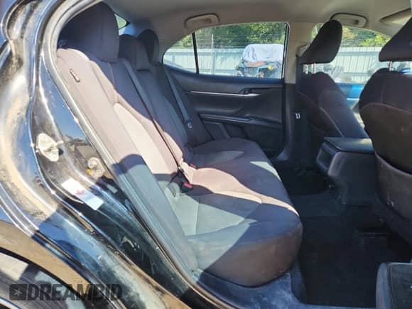 2018 Toyota Camry SE z VIN 4T1B11HK5JU551175, wystawiony jako Copart lot #85749655 z przebiegiem 126 912 mil mil oraz Szkoda całkowita • Salvage title. Historia ofert i sprzedaży dostępna na DreamBid. Obrazek 10.