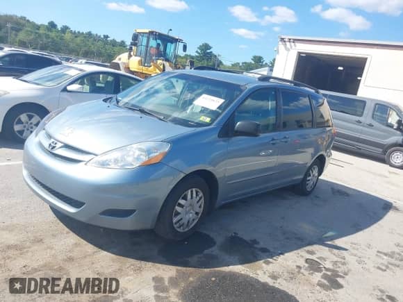 2010 Toyota Sienna CE с VIN 5TDKK4CC5AS328688, выставлен на аукционе IAAI как лот 43225823 с пробегом 348 153 миль миль и . История ставок и продаж доступна на DreamBid. Изображение 2.