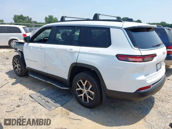 2025 Jeep Grand Cherokee Limited with VIN 1C4RJKBG7S8686200, listed as a IAAI auction lot 42592289 with 1,979 mi miles and . Bid and sale history available at DreamBid. Image 3.