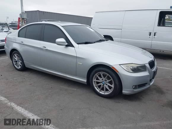 2010 BMW 3 Series 328i с VIN WBAPH5C52AA439463, выставлен на аукционе IAAI как лот 42887420 с пробегом 133 355 миль миль и . История ставок и продаж доступна на DreamBid. Изображение 1.