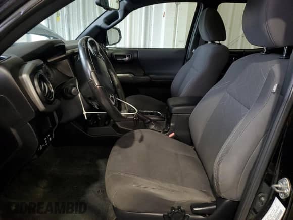 2017 Toyota Tacoma SR5 with VIN 5TFCZ5AN1HX052069, listed as a Copart auction lot 85709515 with 165,409 mi miles and Clean title. Bid and sale history available at DreamBid. Image 7.